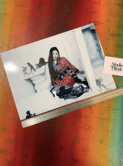 NOBUYOSHI ARAKI, Kaori, 2004 - SYMBIOS DESIGN - AFFICHE D'ART BRILLANTE