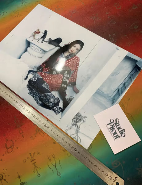 NOBUYOSHI ARAKI, Kaori, 2004 - SYMBIOS DESIGN - AFFICHE D'ART BRILLANTE