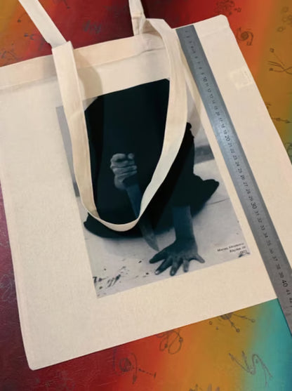 Sac cabas Marina Abramovic : Sac réutilisable en coton certifié Oeko-Tex